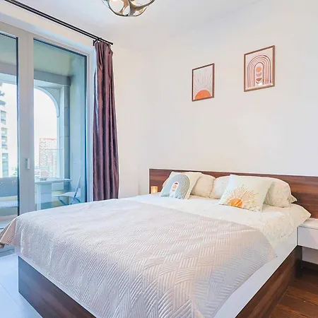 Sky Park Tower 2, Luxury With Free Parking Μπρατισλάβα