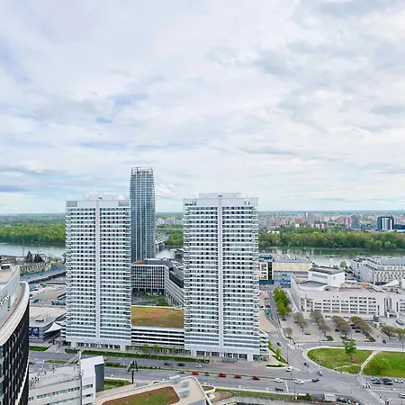 Apartment Sky Park Tower 2, Luxury With Free Parking Bratislava