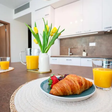 Sky Park Tower 2, Luxury With Free Parking