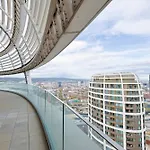 Sky Park Tower 2, Luxury With Free Parking Bratislava