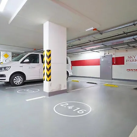 Apartment Sky Park Tower 2, Luxury With Free Parking Pressburg