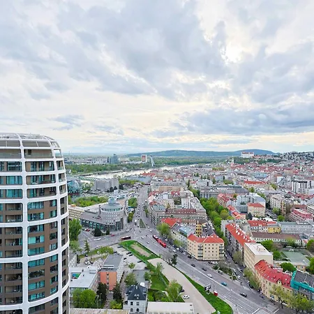 Sky Park Tower 2, Luxury With Free Parking Bratislava