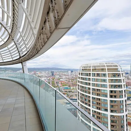 Sky Park Tower 2, Luxury With Free Parking Pozsony